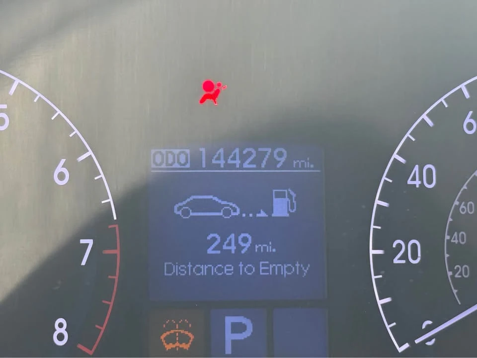 2013 Hyundai Genesis - Image 8 of 10