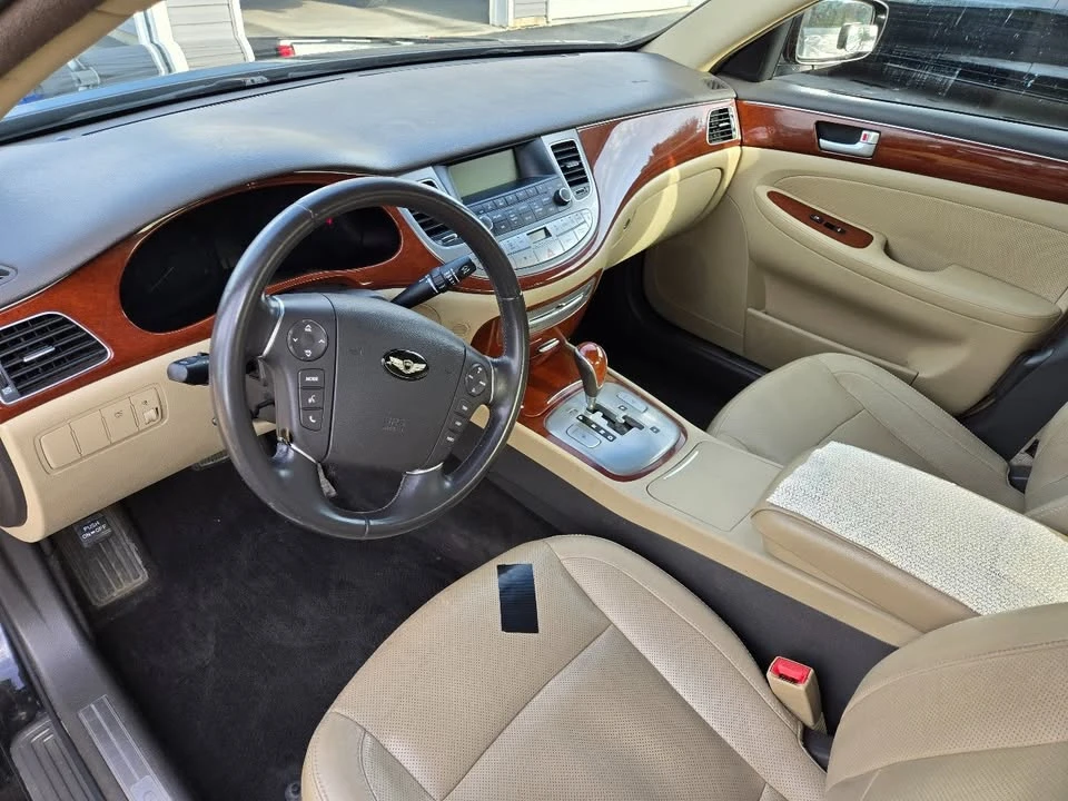 2013 Hyundai Genesis - Image 9 of 15
