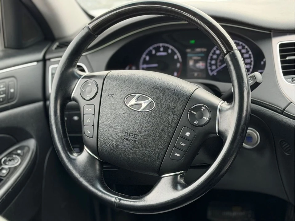 2013 Hyundai Genesis - Image 14 of 18