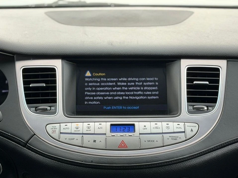 2013 Hyundai Genesis - Image 18 of 18