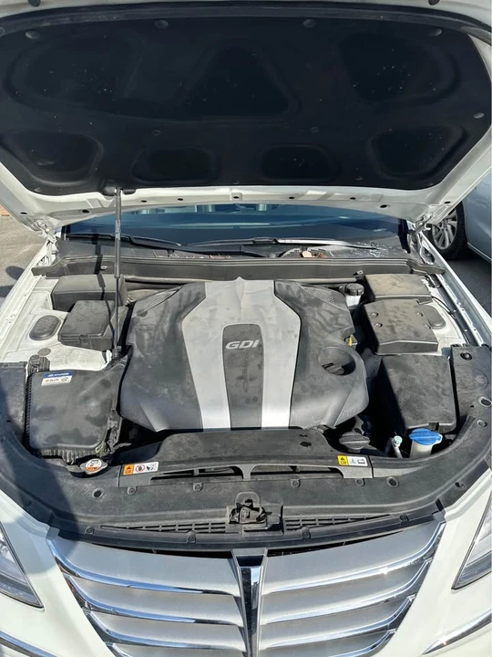 2013 Hyundai Genesis - Image 7 of 11