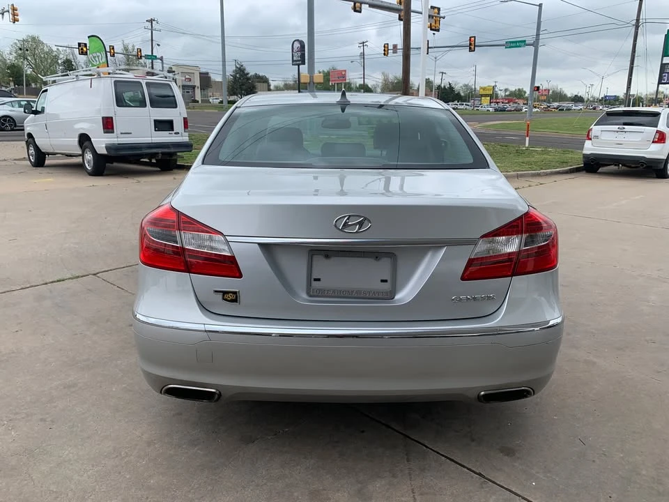 2013 Hyundai Genesis - Image 6 of 12