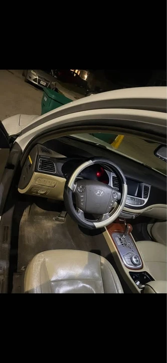 2013 Hyundai Genesis - Image 4 of 4