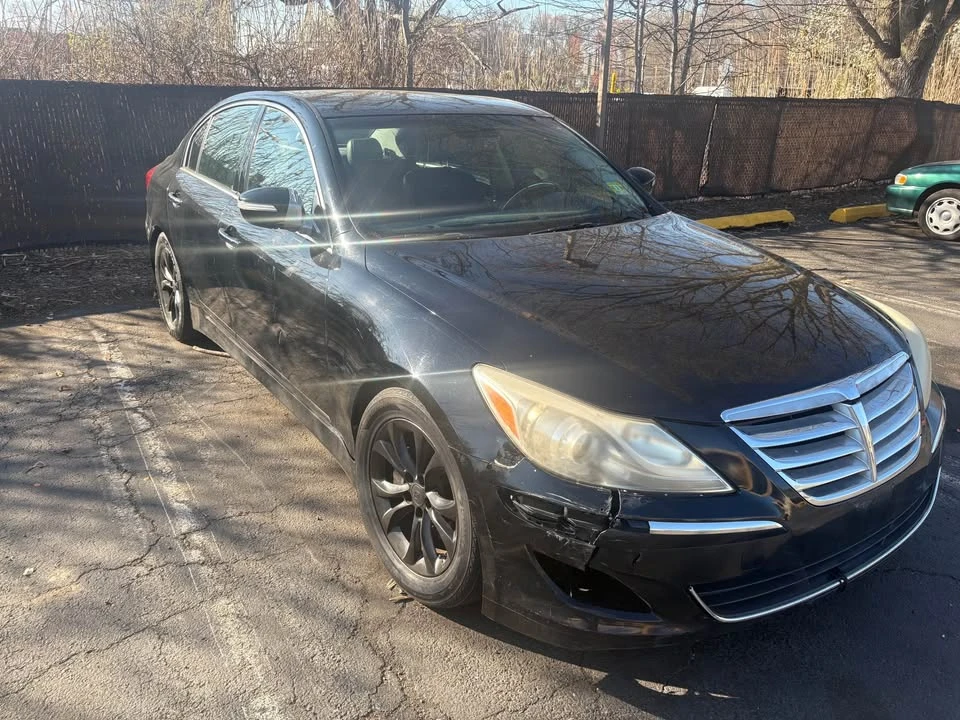 2013 Hyundai Genesis - Image 4 of 4