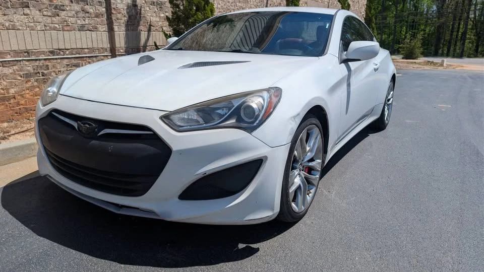 2013 Hyundai Genesis - Image 6 of 17