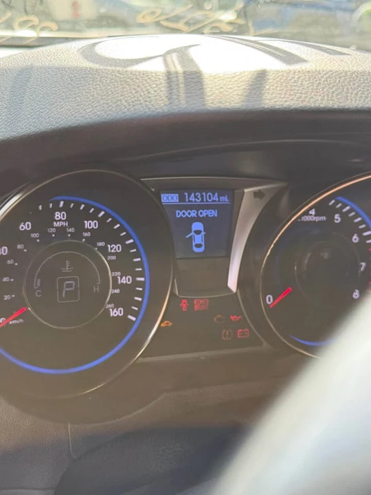 2013 Hyundai Genesis - Image 8 of 10