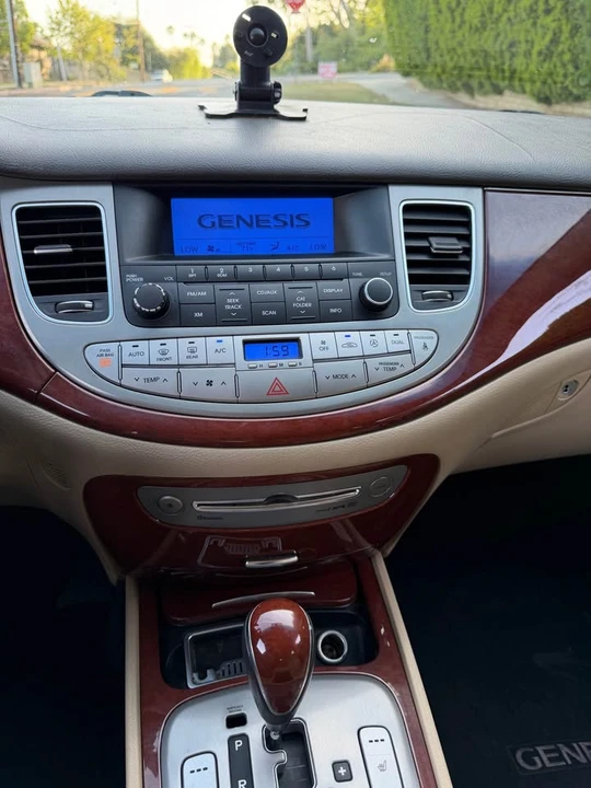 2013 Hyundai Genesis - Image 10 of 10