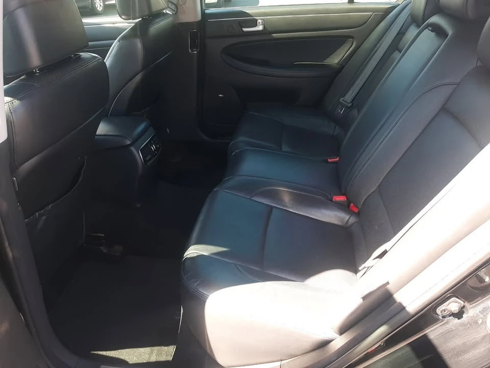 2013 Hyundai Genesis - Image 13 of 20