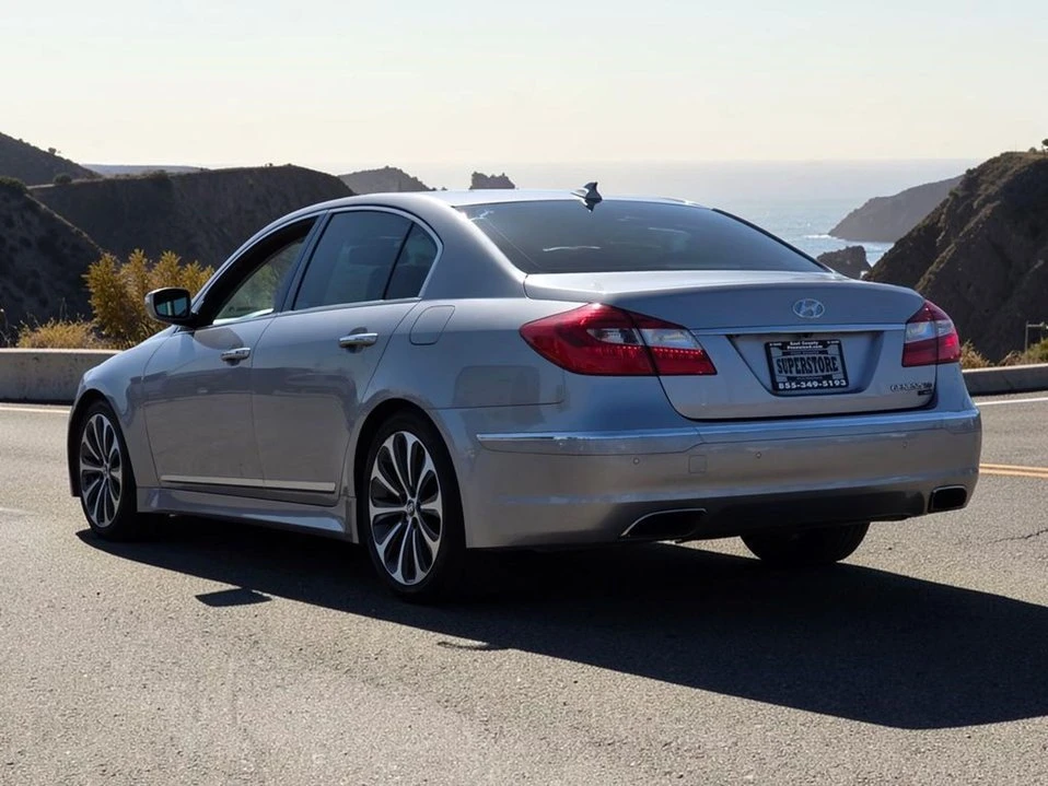 2013 Hyundai Genesis - Image 6 of 20