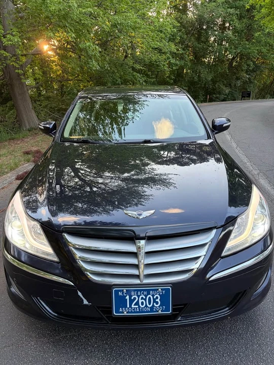 2013 Hyundai Genesis - Image 2 of 14