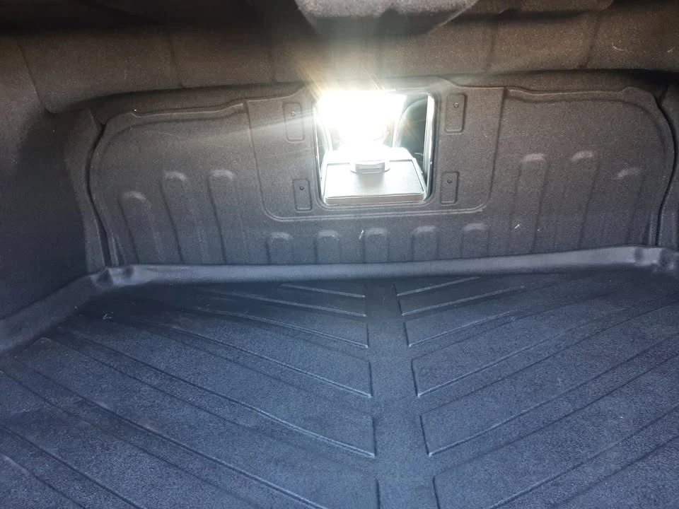 2013 Hyundai Genesis - Image 19 of 20