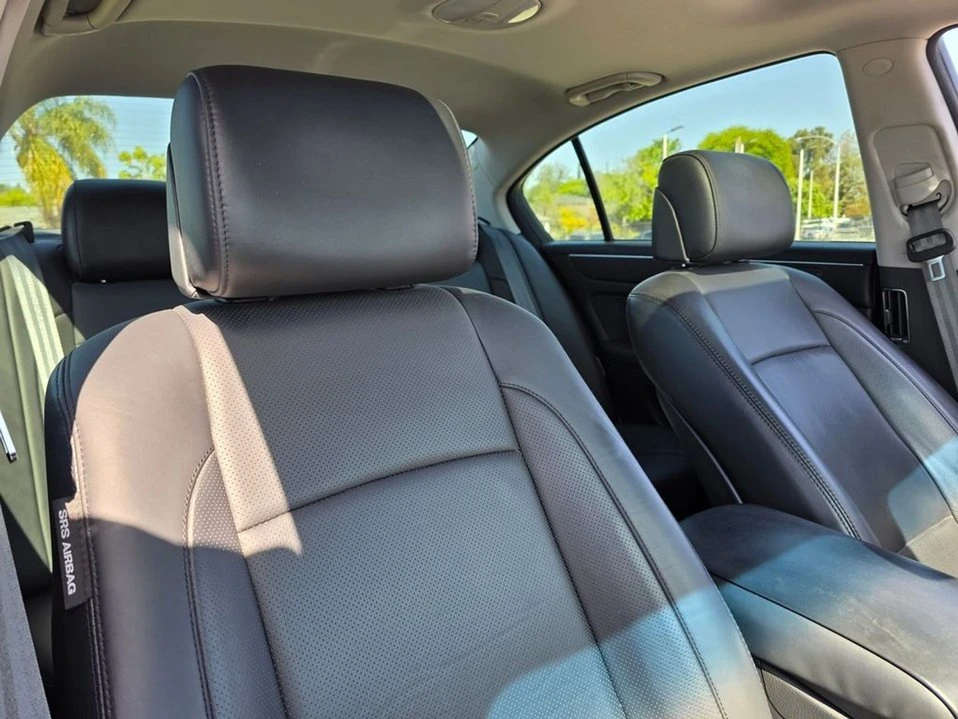 2013 Hyundai Genesis - Image 13 of 20