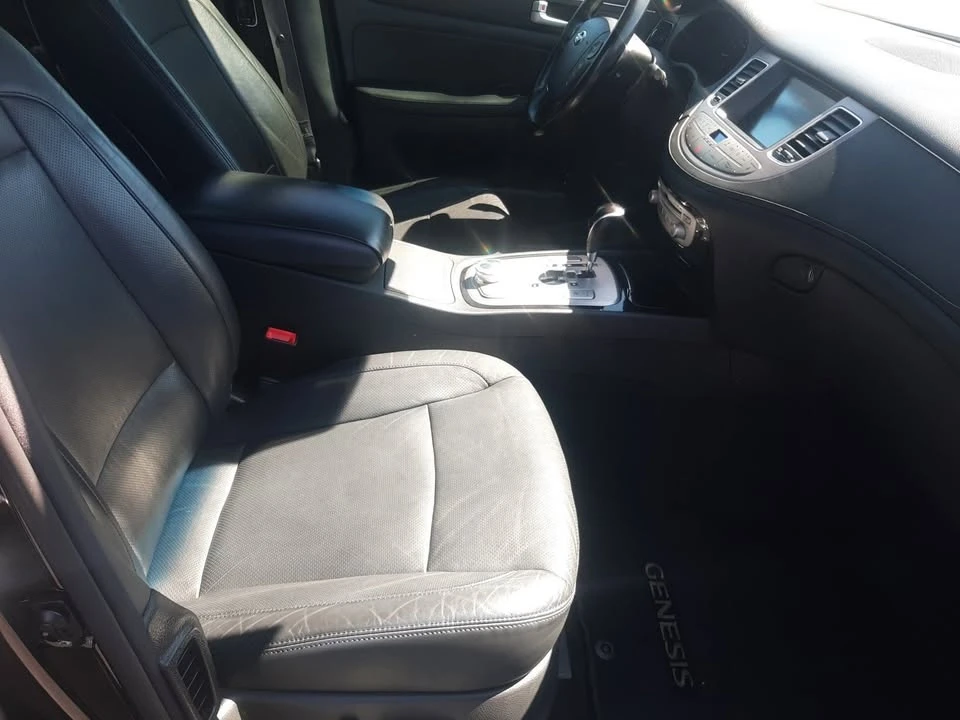 2013 Hyundai Genesis - Image 11 of 20