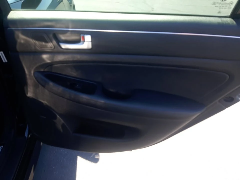 2013 Hyundai Genesis - Image 16 of 20