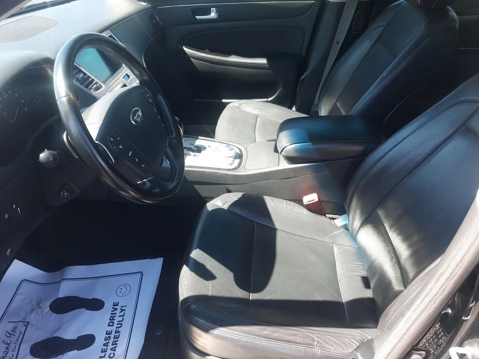 2013 Hyundai Genesis - Image 9 of 20