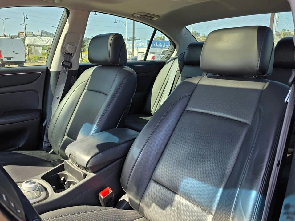 2013 Hyundai Genesis - Image 18 of 20