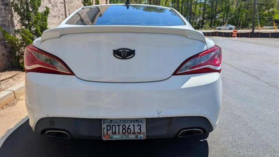 2013 Hyundai Genesis - Image 8 of 17
