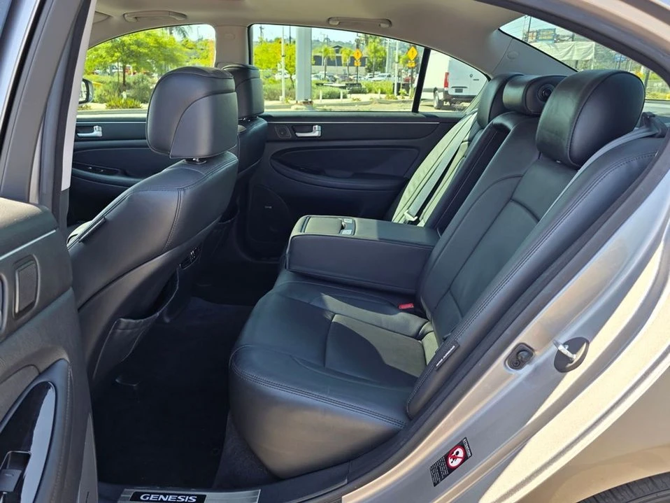 2013 Hyundai Genesis - Image 19 of 20