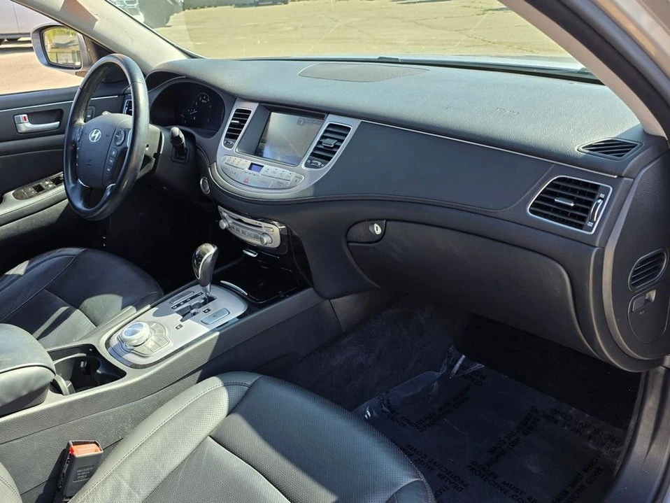 2013 Hyundai Genesis - Image 11 of 20