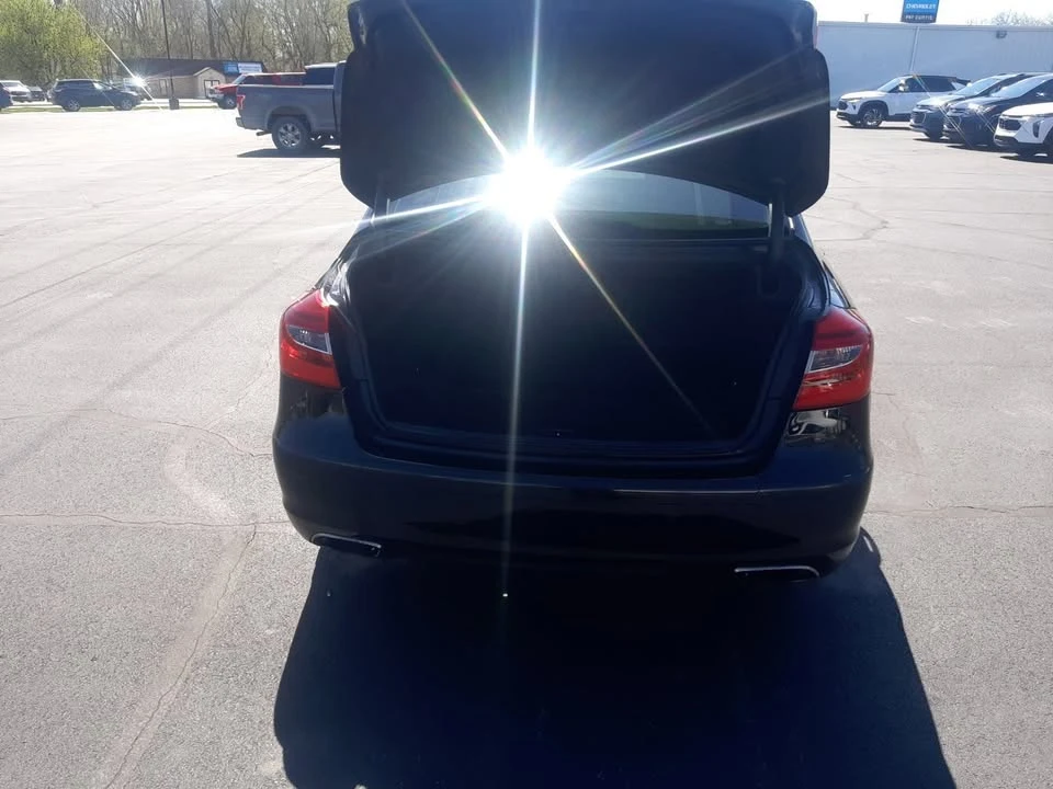 2013 Hyundai Genesis - Image 17 of 20