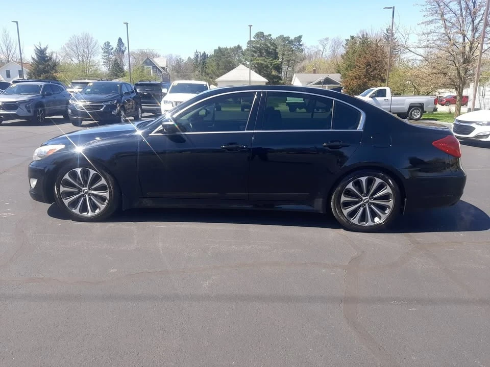 2013 Hyundai Genesis - Image 2 of 20