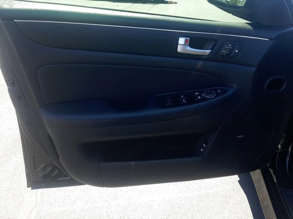 2013 Hyundai Genesis - Image 10 of 20