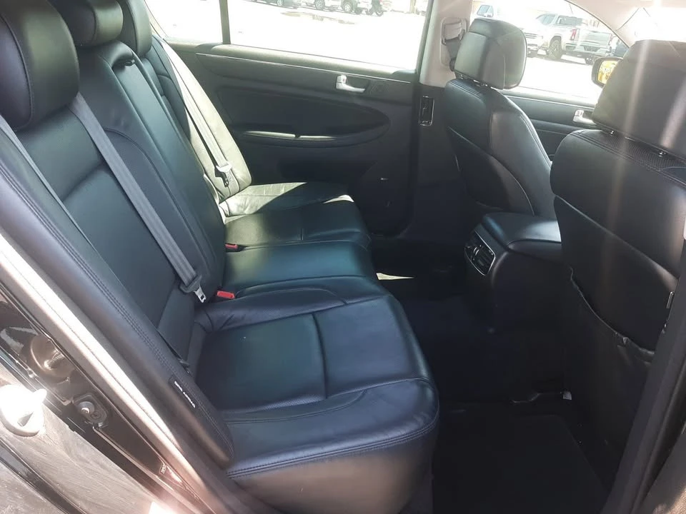 2013 Hyundai Genesis - Image 15 of 20