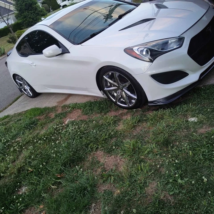 2013 Hyundai Genesis - Image 13 of 13