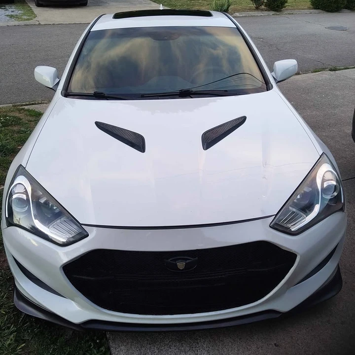 2013 Hyundai Genesis - Image 11 of 13