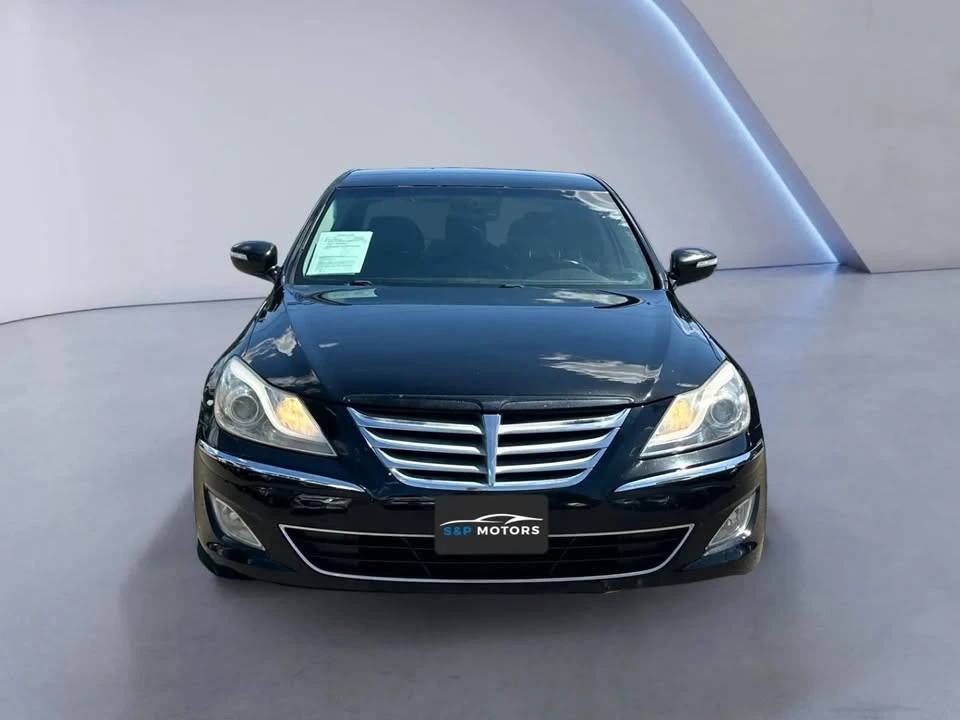 2013 Hyundai Genesis - Image 2 of 13