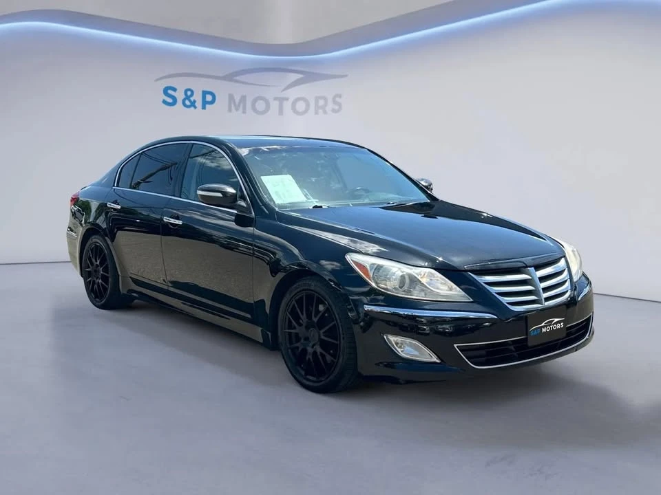 2013 Hyundai Genesis - Image 12 of 13