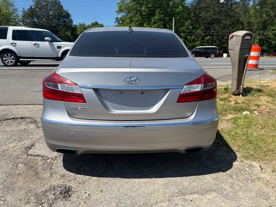 2013 Hyundai Genesis - Image 7 of 13