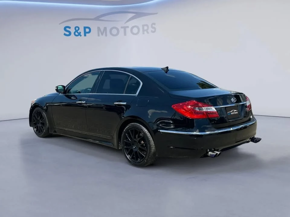 2013 Hyundai Genesis - Image 7 of 13