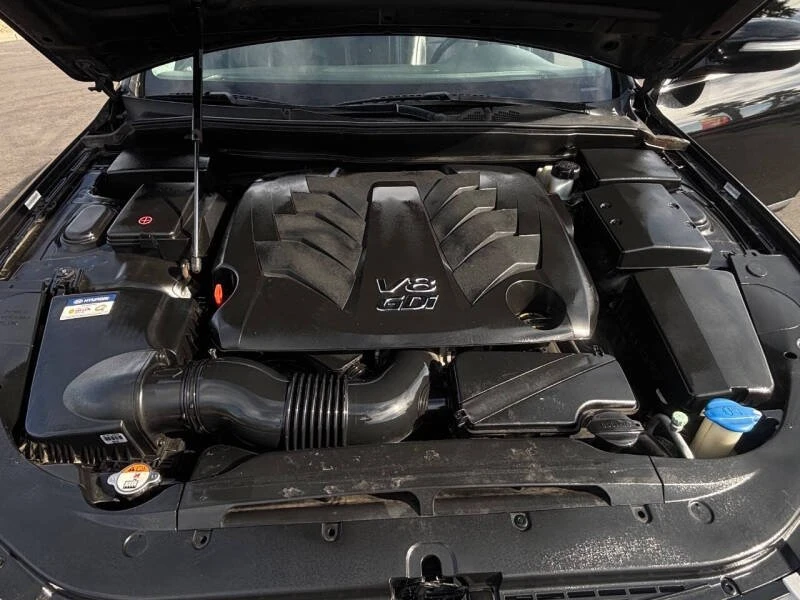 2013 Hyundai Genesis - Image 18 of 19