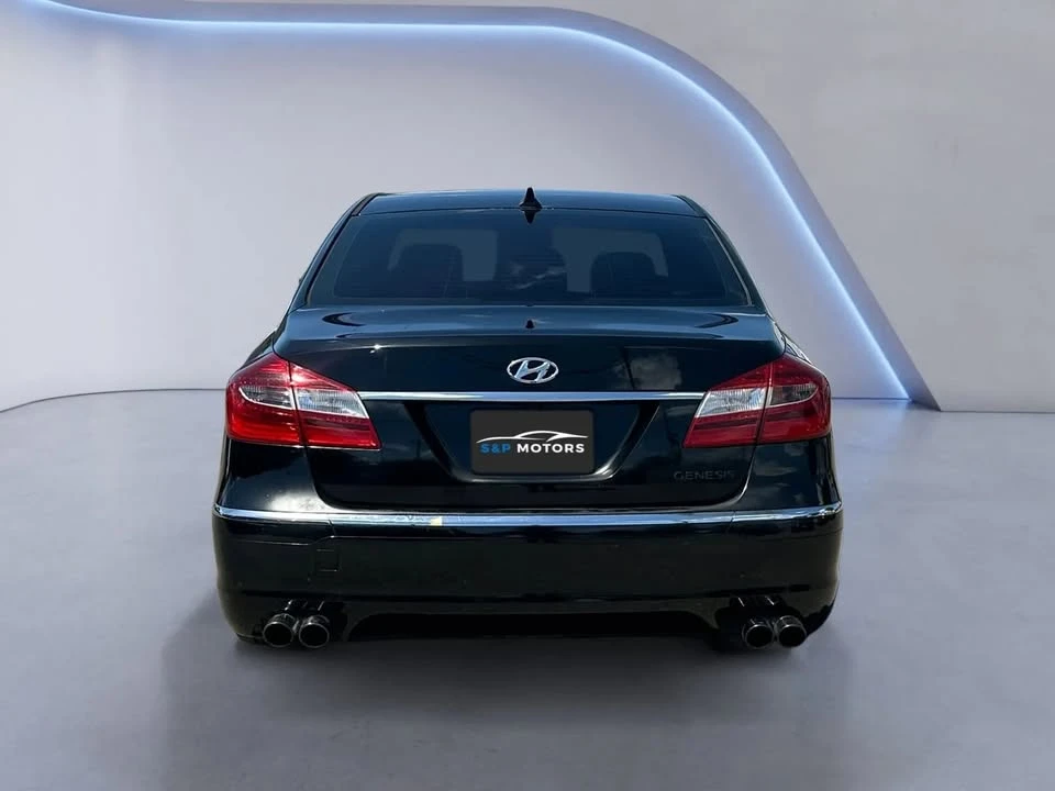 2013 Hyundai Genesis - Image 9 of 13