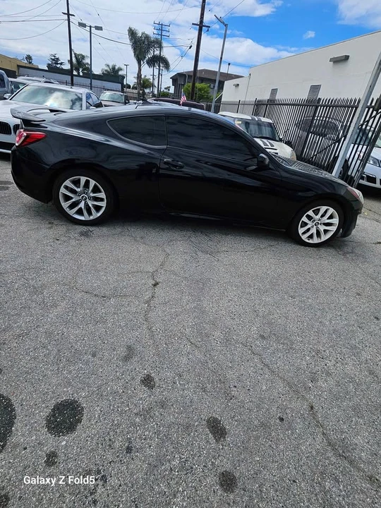 2013 Hyundai Genesis - Image 2 of 4