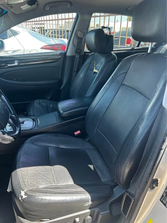 2013 Hyundai Genesis - Image 3 of 4