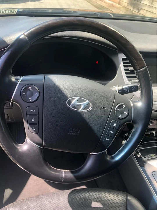 2013 Hyundai Genesis - Image 12 of 18