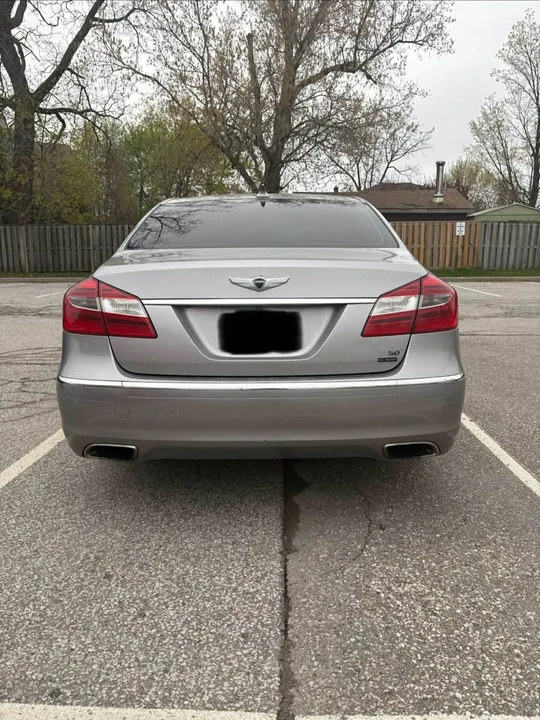 2013 Hyundai Genesis - Image 7 of 10