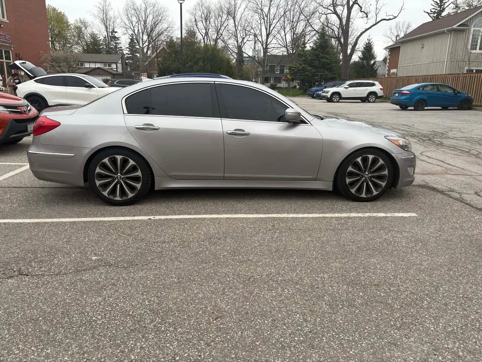 2013 Hyundai Genesis - Image 6 of 10