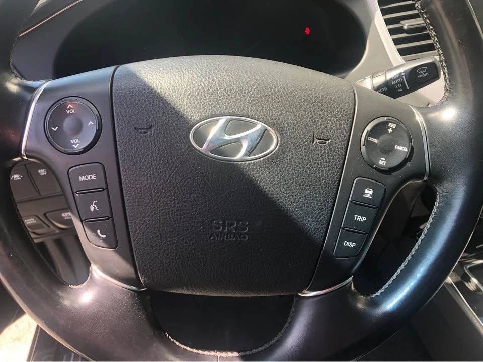 2013 Hyundai Genesis - Image 18 of 18