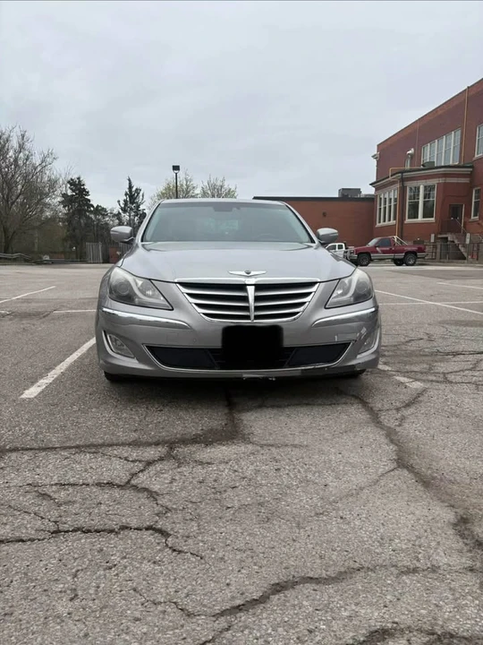 2013 Hyundai Genesis - Image 2 of 10