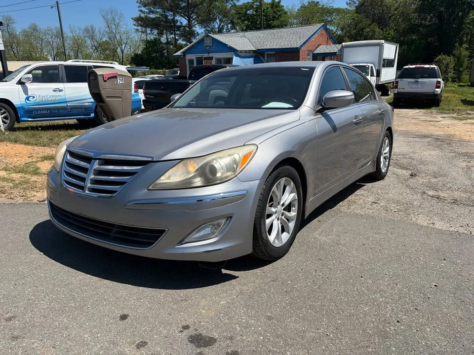 2013 Hyundai Genesis - Image 2 of 13