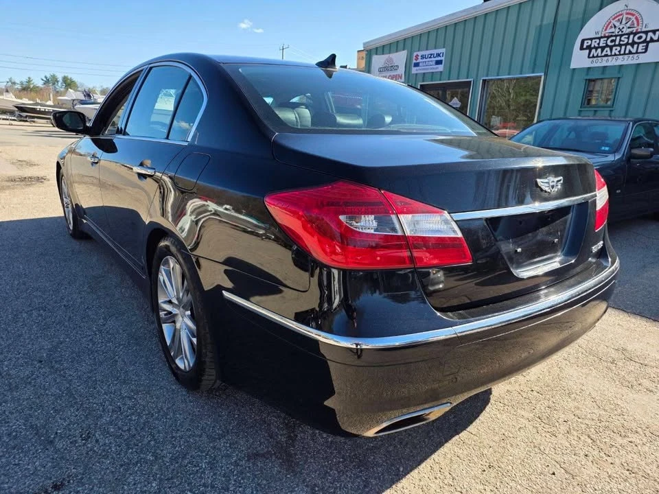 2013 Hyundai Genesis - Image 11 of 20