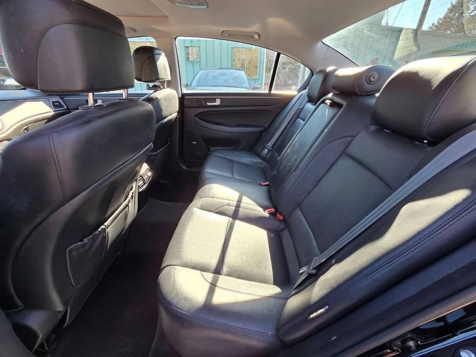 2013 Hyundai Genesis - Image 16 of 20