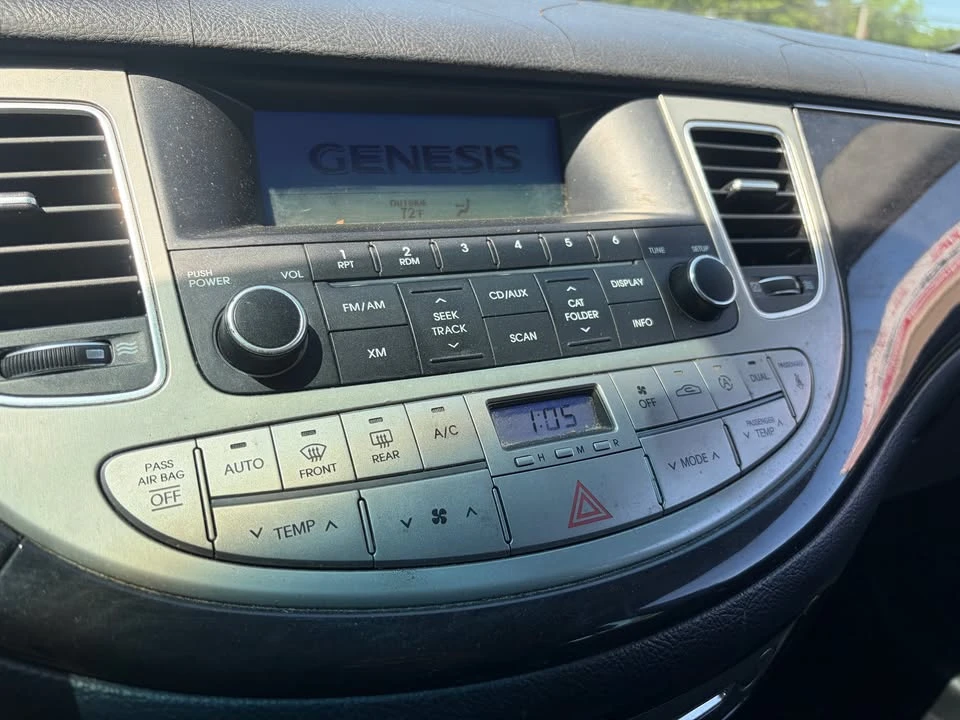 2013 Hyundai Genesis - Image 12 of 13