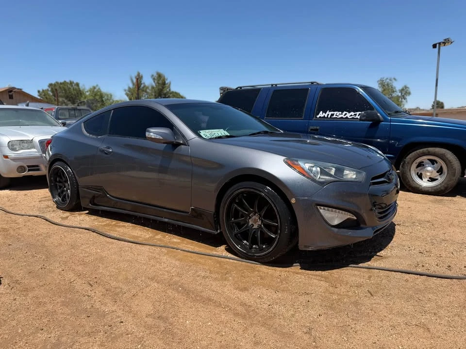 2013 Hyundai Genesis - Image 2 of 4