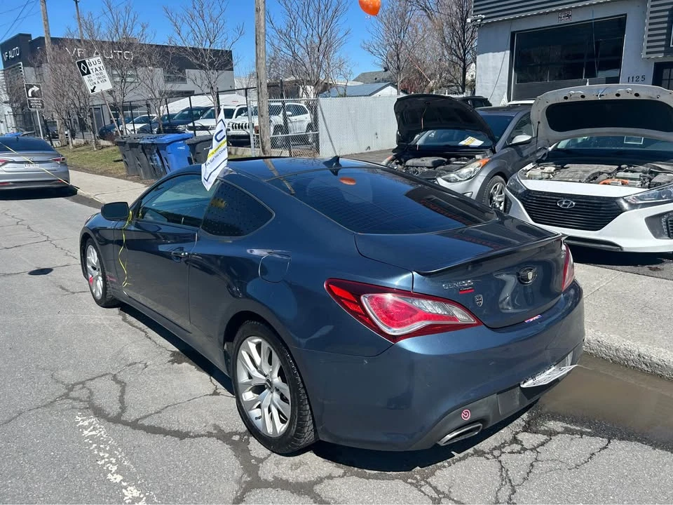 2013 Hyundai Genesis - Image 10 of 20