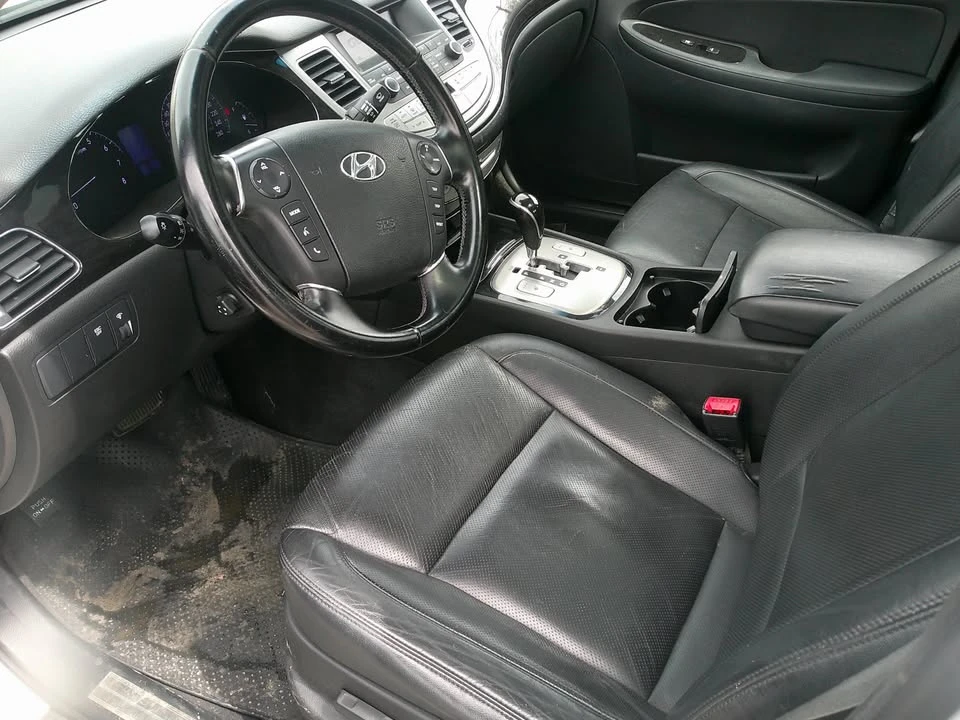 2013 Hyundai Genesis - Image 14 of 18
