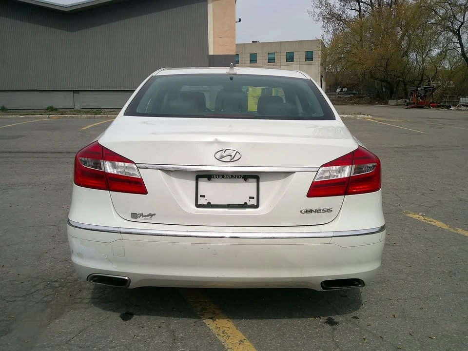 2013 Hyundai Genesis - Image 6 of 18